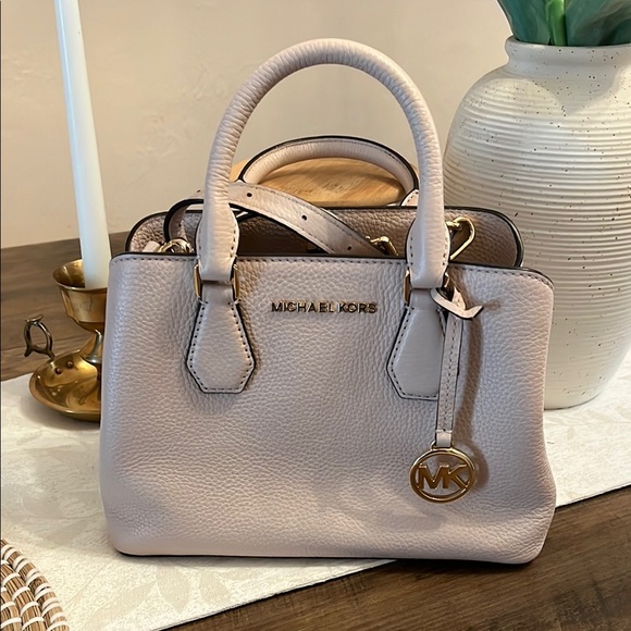 Michael Kors Women's Cream Handbag - Picture 1 of 14